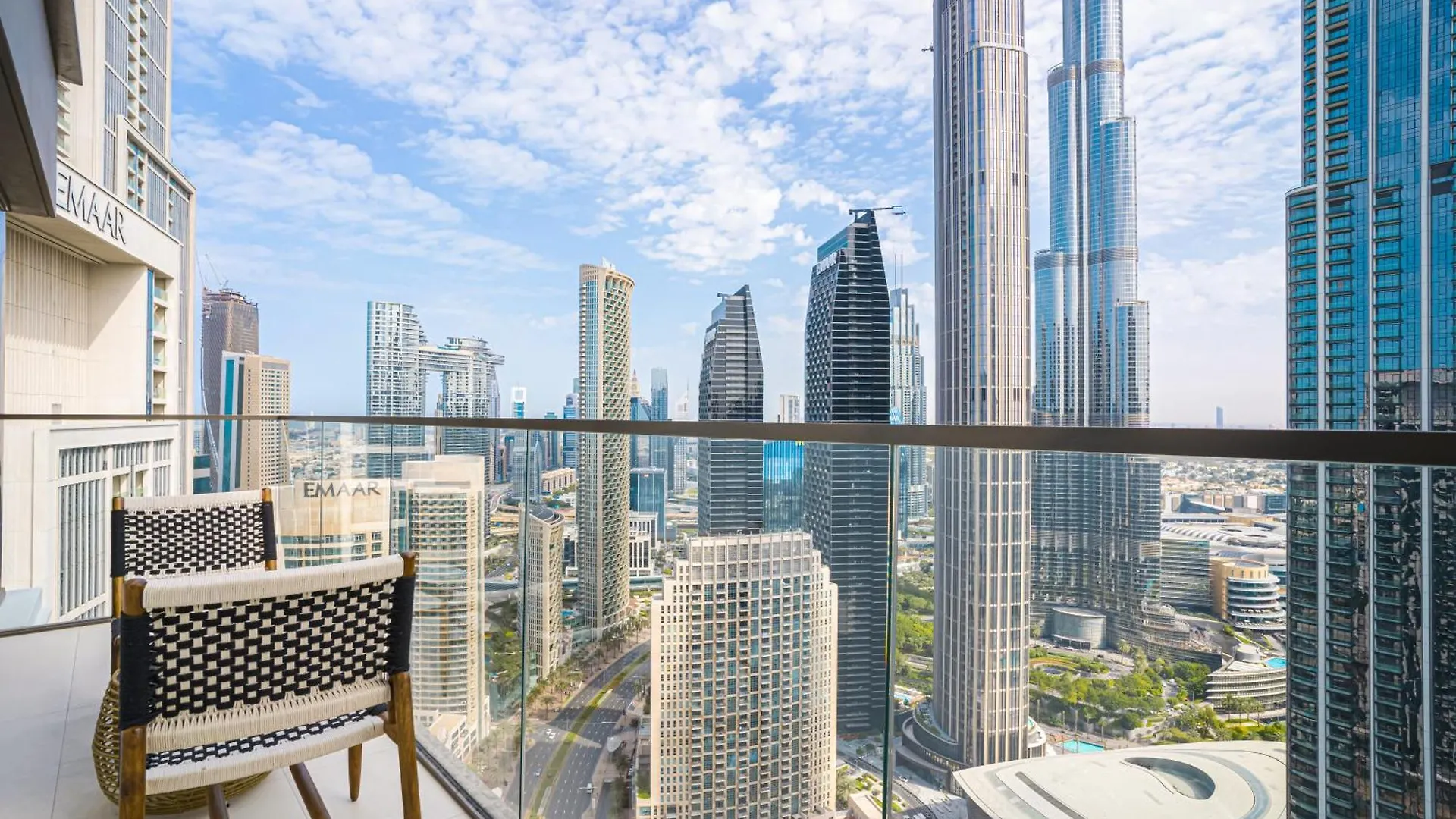 Top Floor Apartment With Burj Khalifa Views And Full Downtown Views171Bc-2 contacts